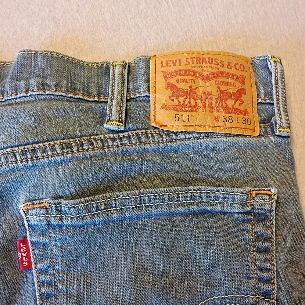 Levis 511 Jeans Mens 38x30 Blue Denim Slim Straight‎ Fit Light Wash Denim Faded